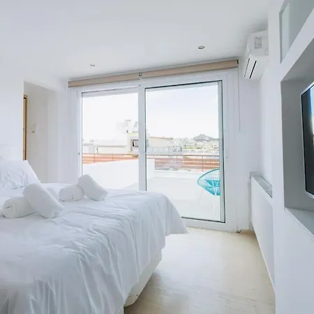 Apartment Amazing Rooftop With Large Private Balcony *