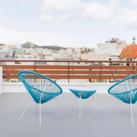 Amazing Rooftop With Large Private Balcony *